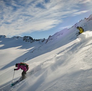 © TLH Heliskiing Ltd