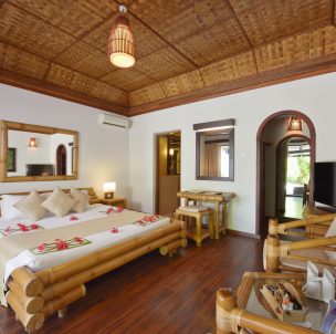 © Angaga Island Resort