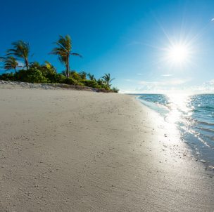 © Mövenpick Resort Kuredhivaru Maldives